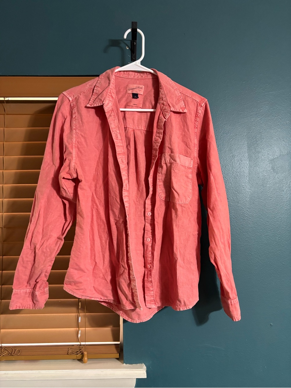 Universal Thread Coral Button-Down Shirt Size M